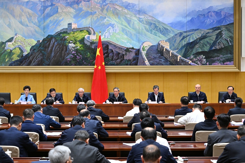 李强在做强国内大循环工作推进会上强调 把做强国内大循环作为推